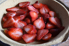 sliced strawberries