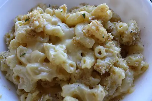 Simple Baked Mac and Cheese Recipe picture