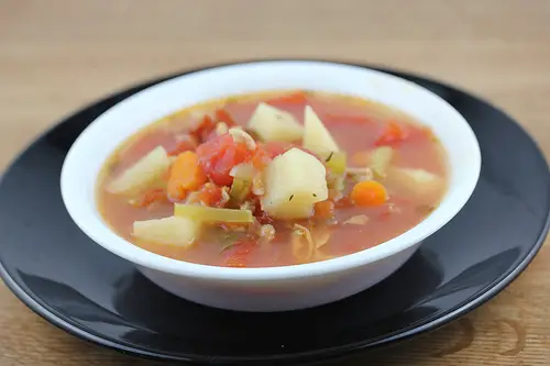 Slow Cooker Manhattan Style Clam Chowder Recipe