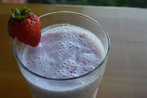 Simple Strawberry Smoothie Recipe picture