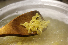 cooking egg noodles