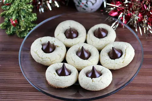 simple-sugar-cookies-with-kisses-recipe-picture-2