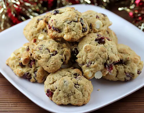 Oatmeal White Chocolate Chunk Cookies with Craisins 