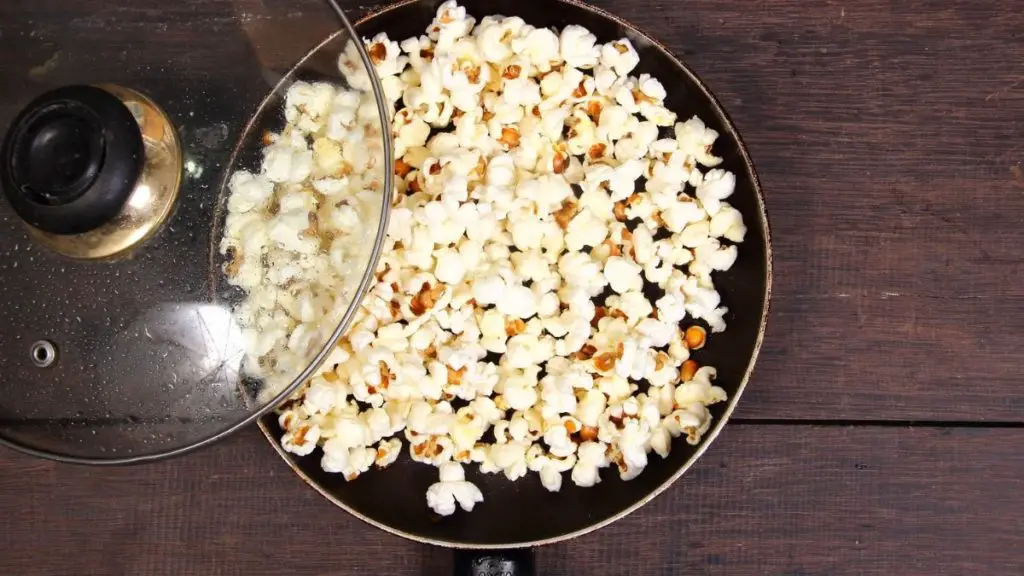 How to Make Popcorn on the Stove? Cully's Kitchen