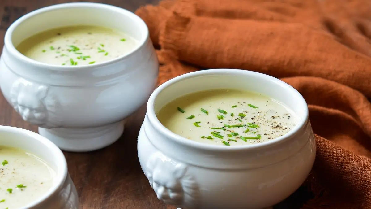 How to Make Potato Leek Soup