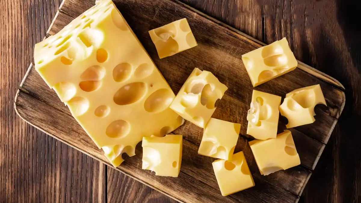 Swiss Cheese Nutrition Facts - Cully's Kitchen