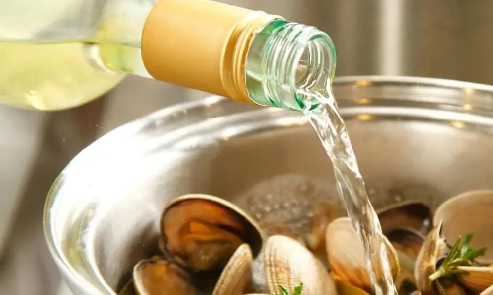 WHITE WINE MUSSELS