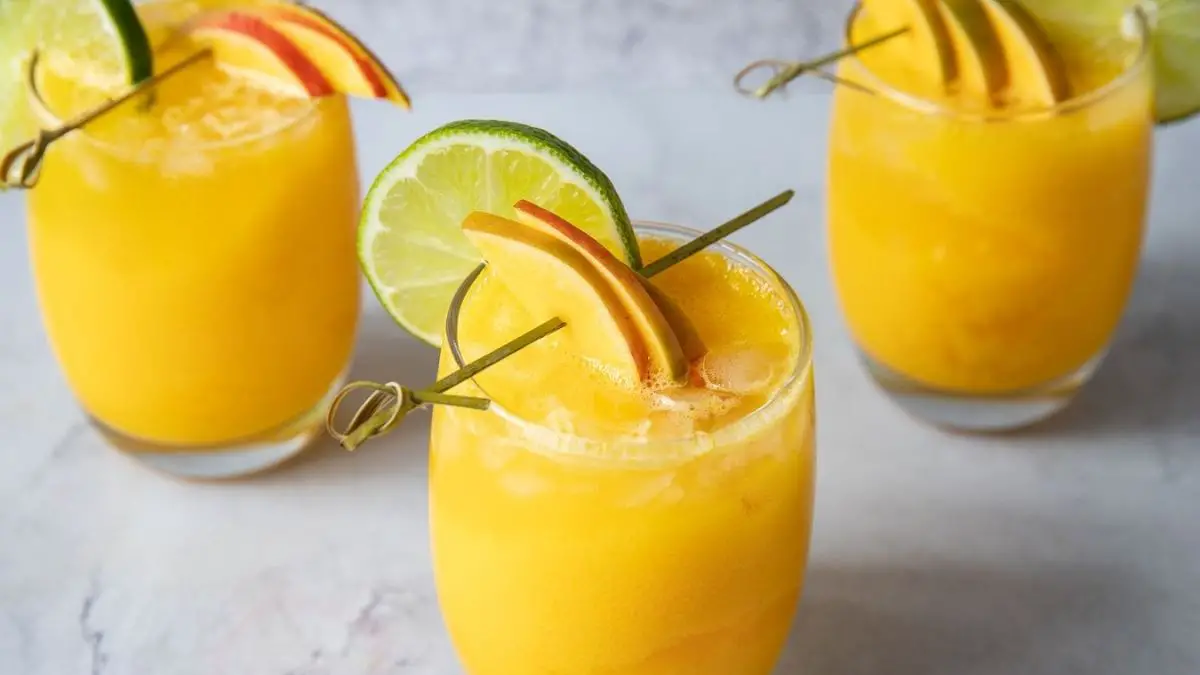10 Deliciously Fun Mango Cocktails