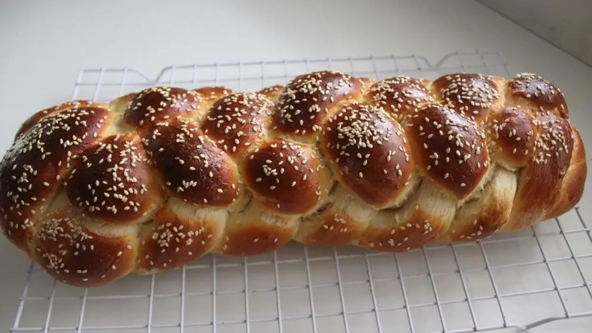 How To Make Challah Bread Recipe? - Cully's Kitchen