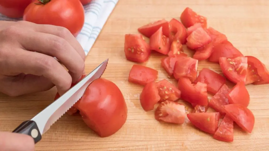 How to Dice a Tomato? Cully's Kitchen