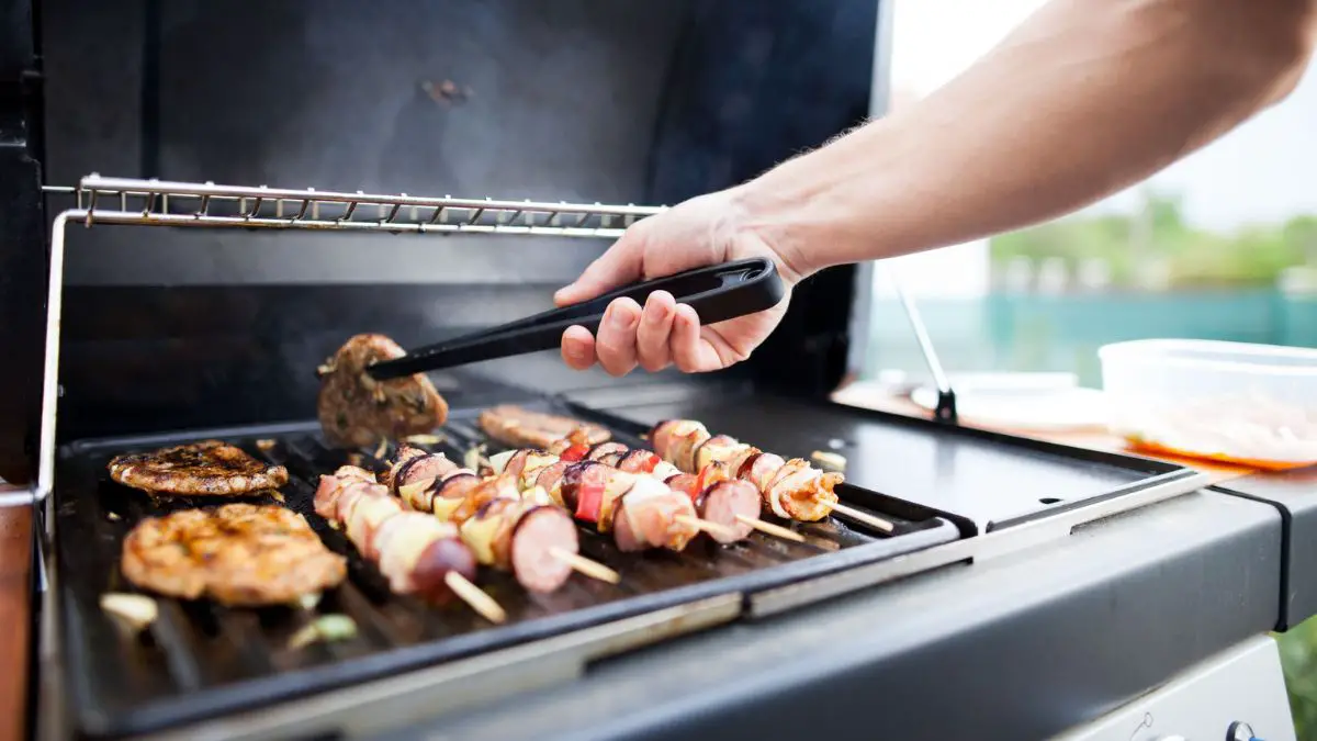 How to Use a Gas Grill