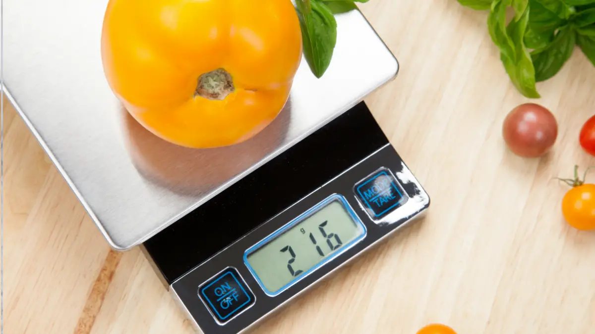 Using a Kitchen Scale with Nutrition Facts Cully's Kitchen