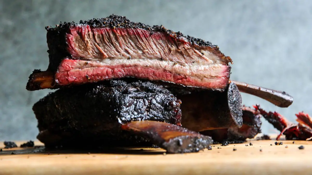 What Are the Difference Between Beef Ribs and Pork Ribs