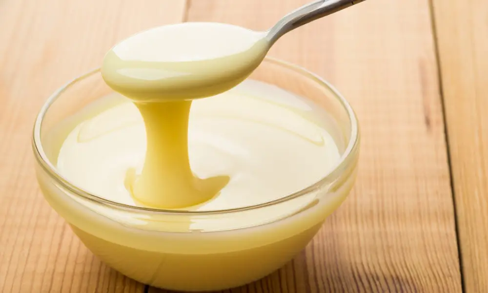What is the Difference Between Condensed Milk and Evaporated Milk